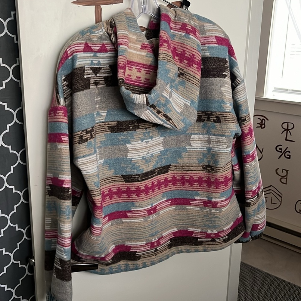 Aztec Pullover super cute ! - Picture 2 of 3